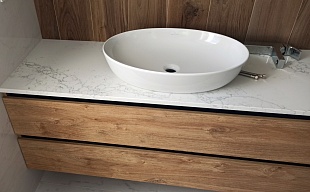 Столешница для ванной из кварцевого агломерата Avant 7100 Статуарио Лиль